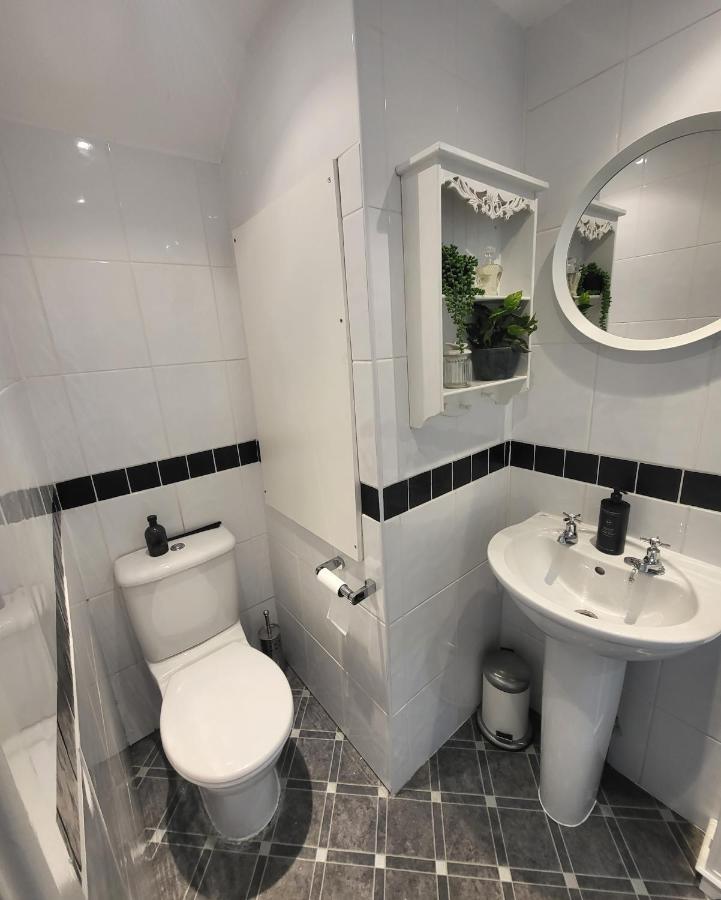 Willesden, Flat 2, A 1 Bedroom Flat Right In The Heart Of * Llandudno