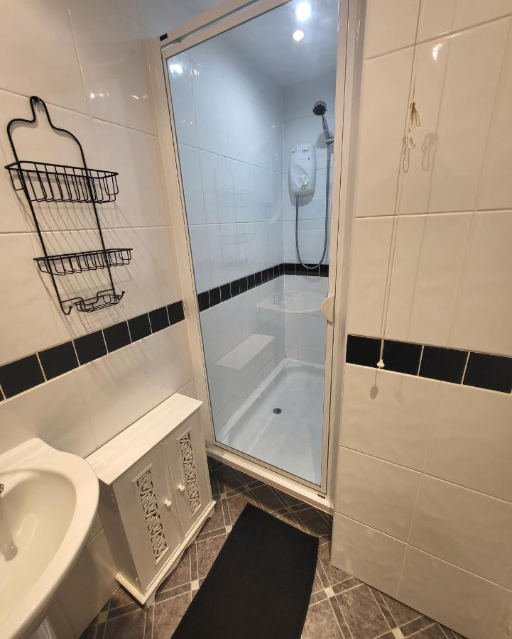 Willesden, Flat 2, A 1 Bedroom Flat Right In The Heart Of Apartment Llandudno