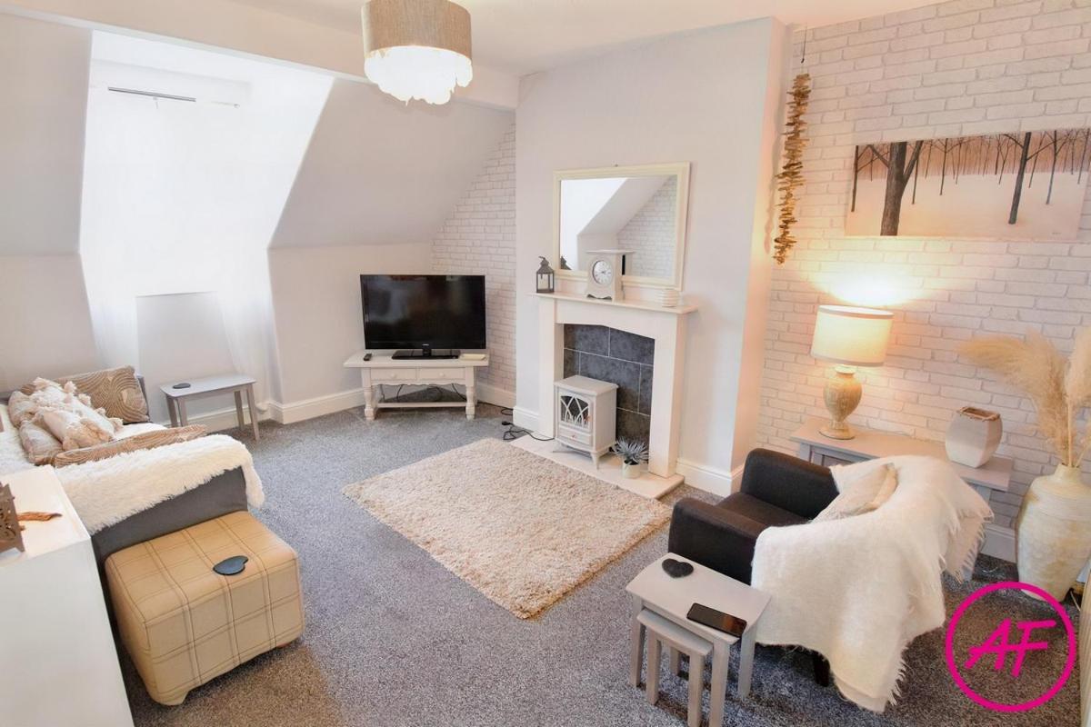Willesden, Flat 2, A 1 Bedroom Flat Right In The Heart Of