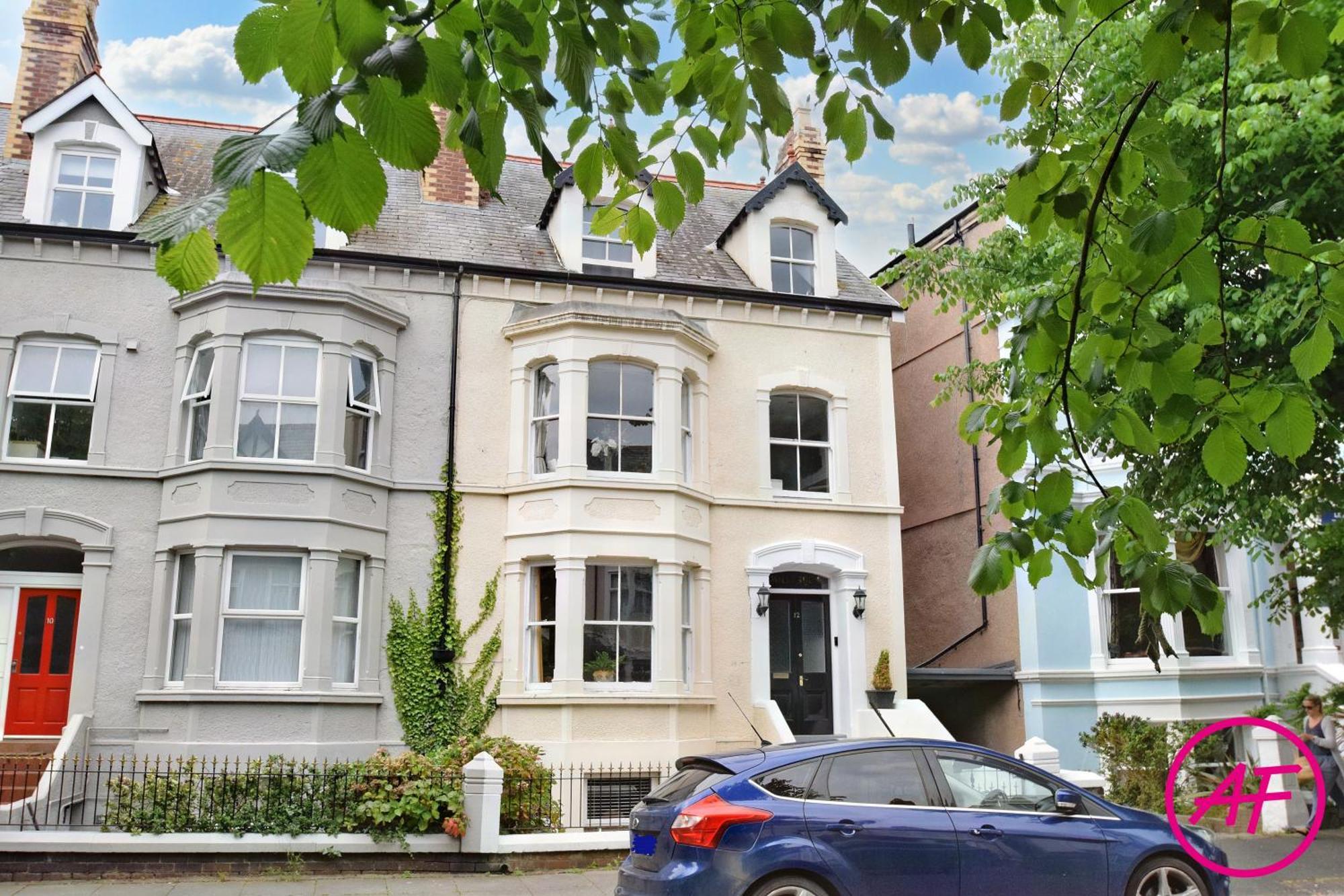 Willesden, Flat 2, A 1 Bedroom Flat Right In The Heart Of *